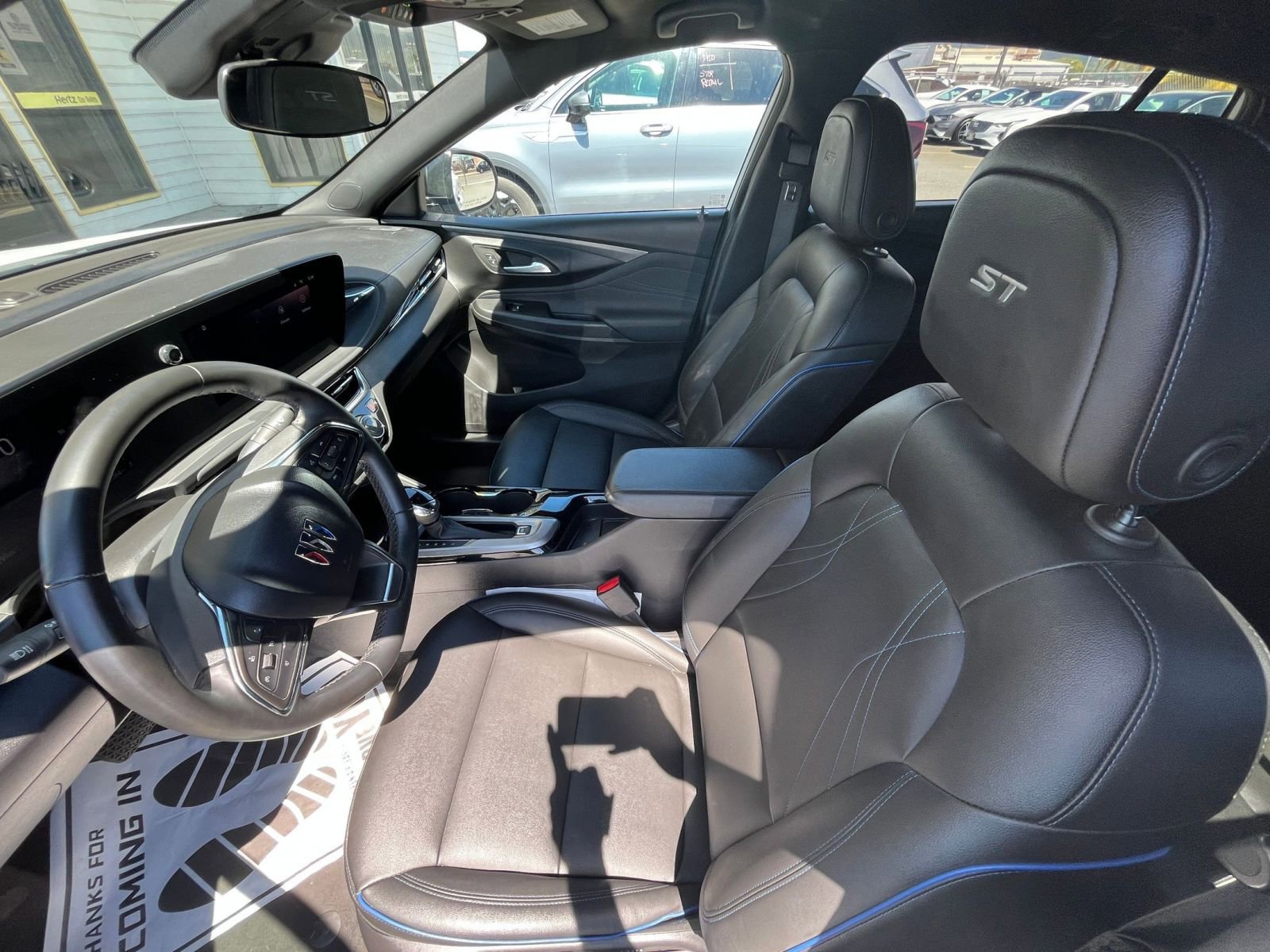 Used 2025 Buick Envista Sport Touring image 23