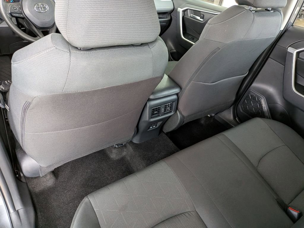 Used 2025 Toyota RAV4 XLE image 22