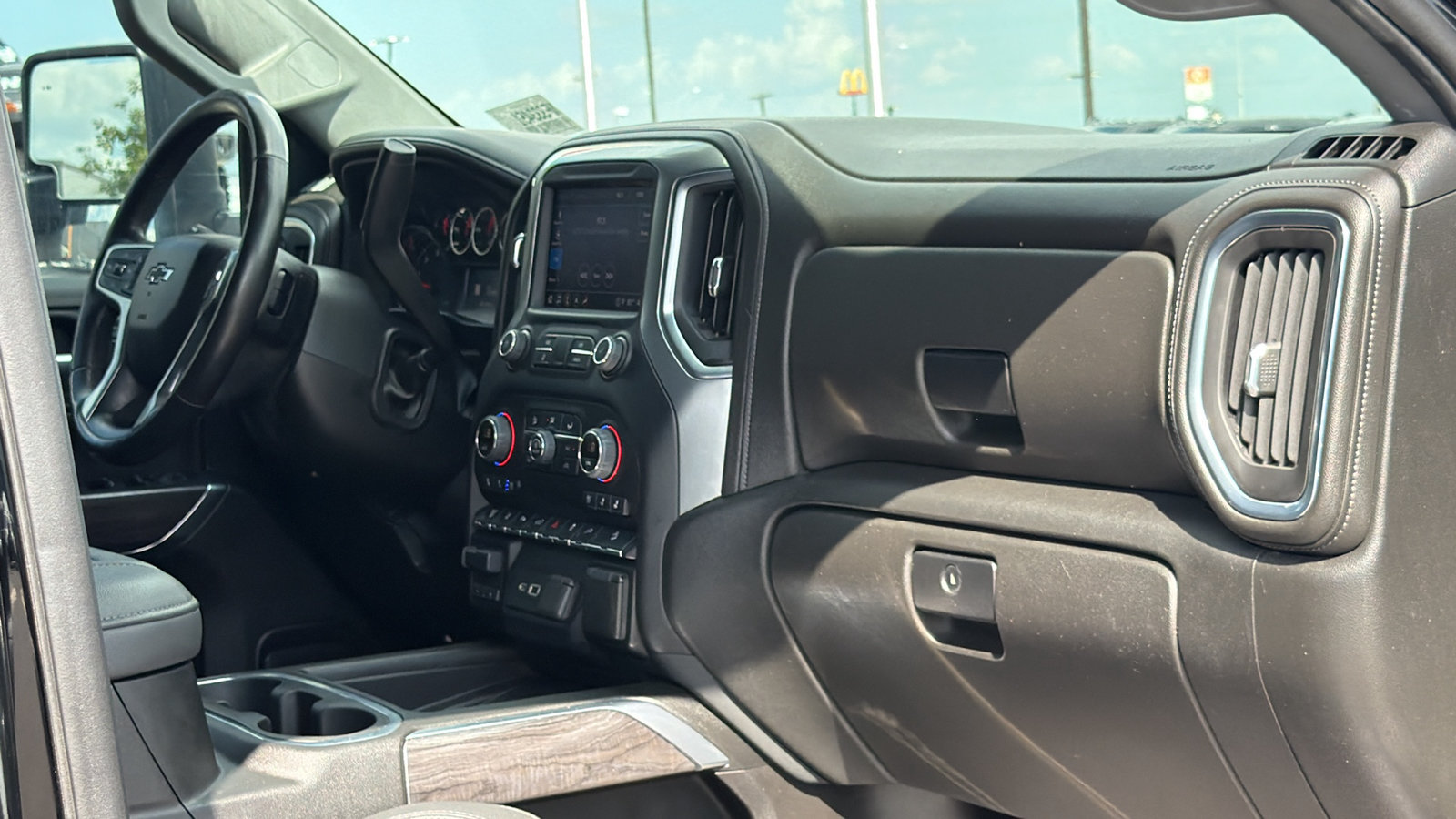 Used 2022 Chevrolet Silverado 2500 LTZ w/ LTZ Plus Package AWD/4WD image 20
