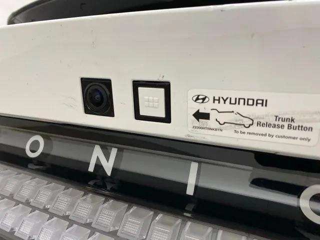 Used 2025 Hyundai Ioniq 6 SEL RWD image 98