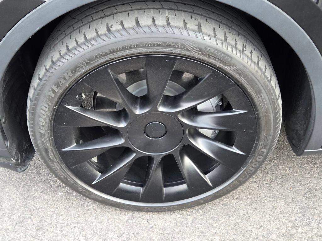 Used 2023 Tesla Model Y Long Range AWD/4WD image 4