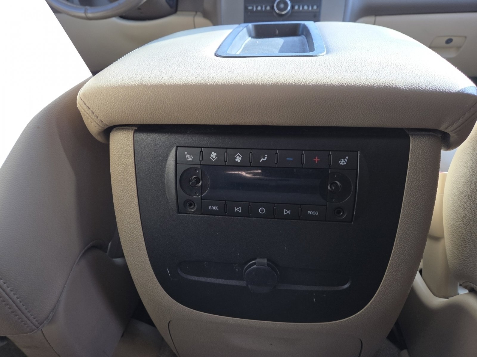 Used 2012 GMC Yukon SLT w/ SLT-2 Equipment Package image 23