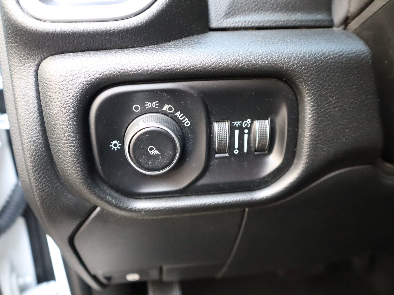 Used 2020 RAM 2500 Big Horn image 36