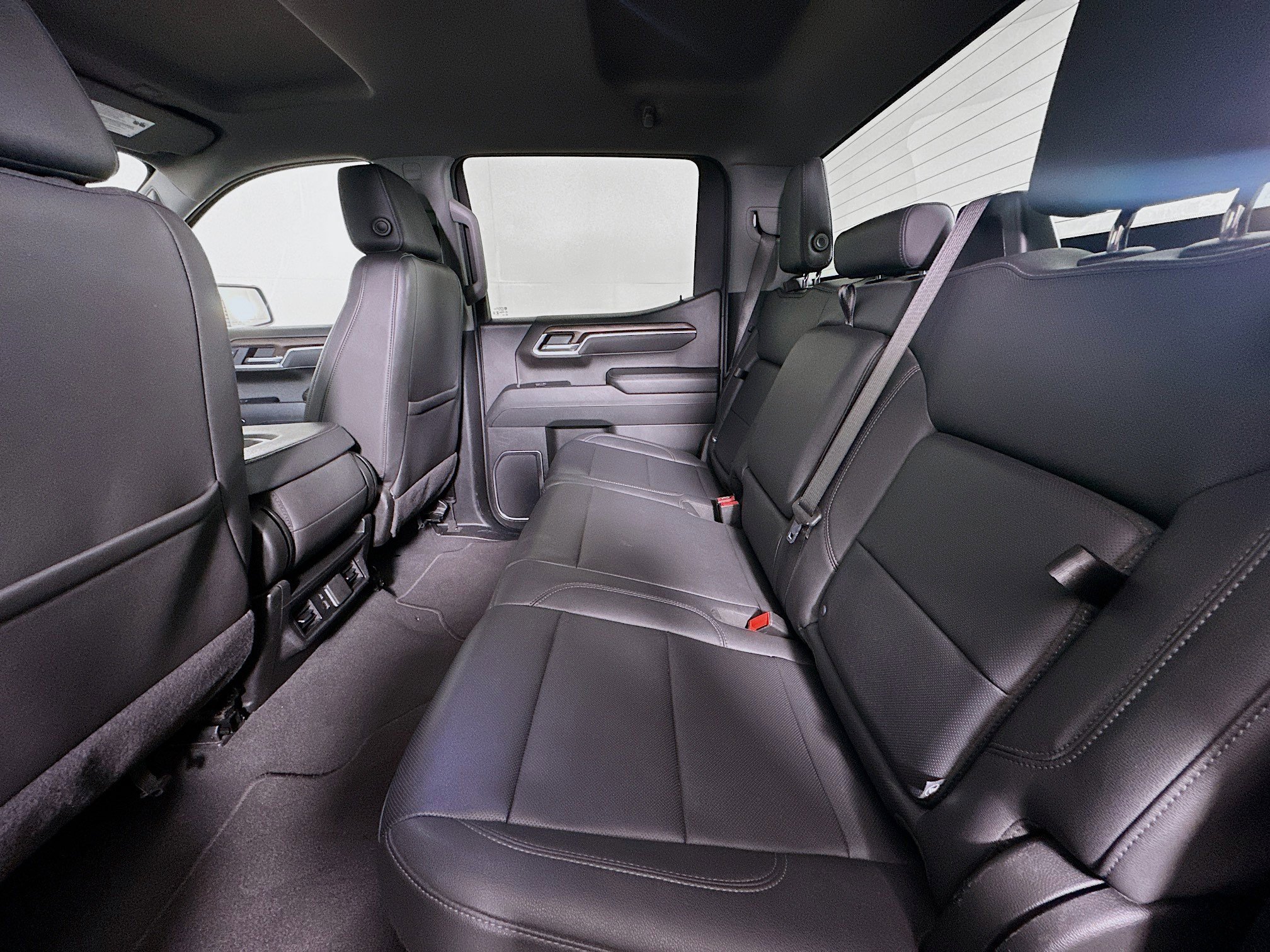 Used 2025 GMC Sierra 1500 SLT image 27