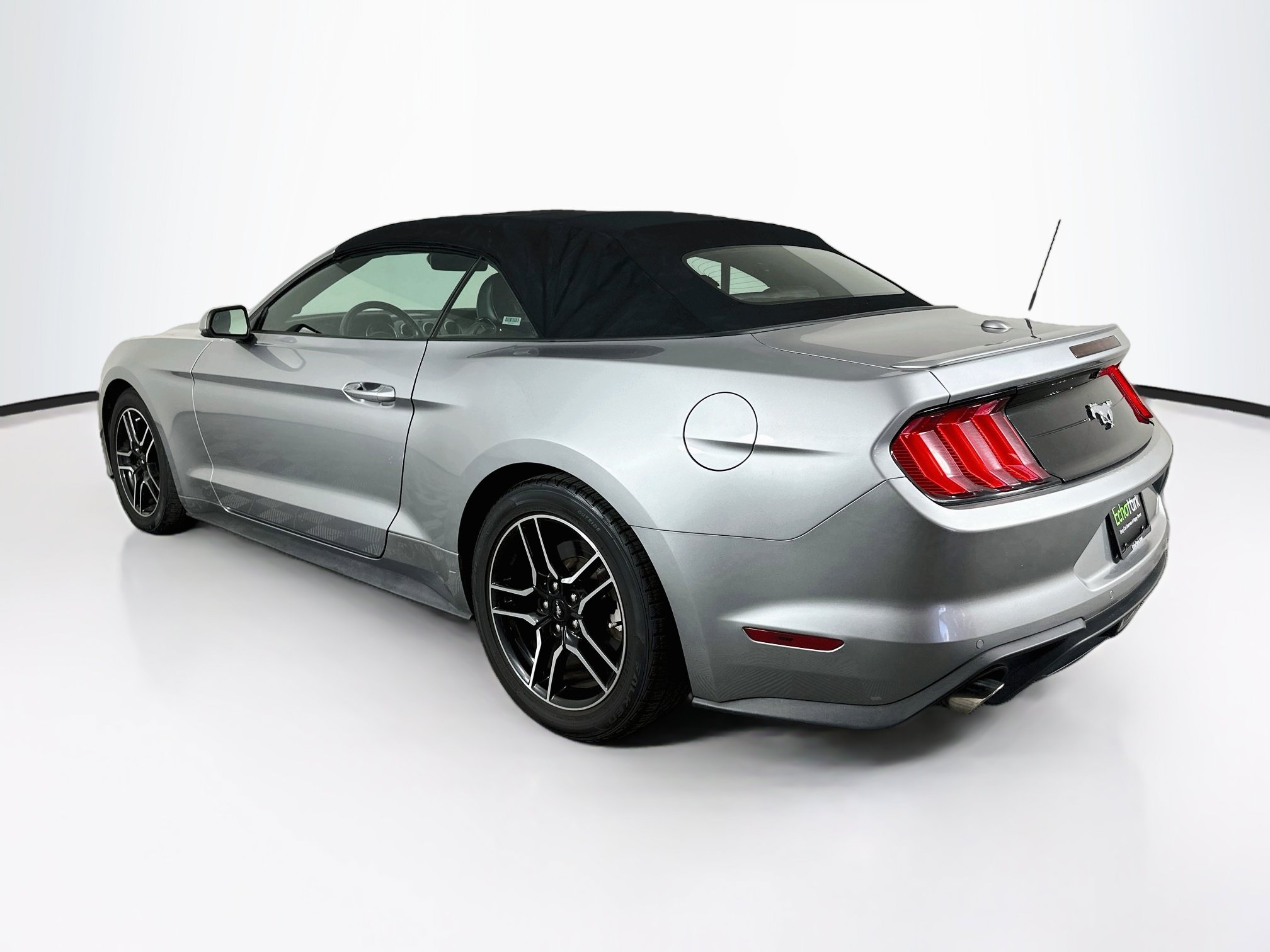 Used 2022 Ford Mustang Premium RWD image 5