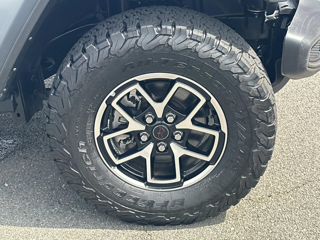 Used 2025 Jeep Wrangler Unlimited Rubicon w/ Convenience Group AWD/4WD image 10