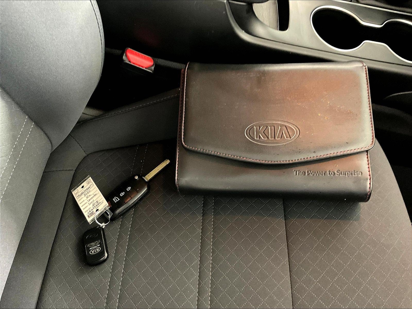 Used 2020 Kia Sorento LX FWD image 35