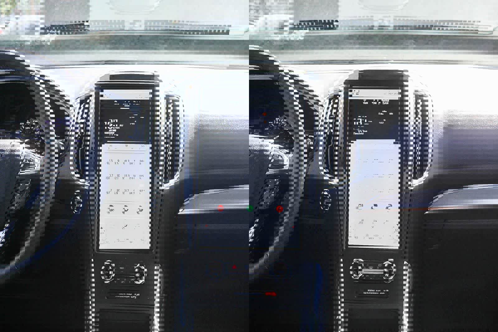 Used 2022 Ford Edge Titanium image 18