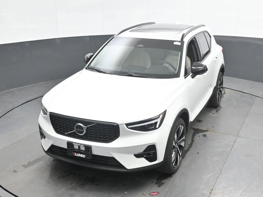 Used 2023 Volvo XC40 B5 Ultimate w/ Protection Package Premier AWD/4WD image 37