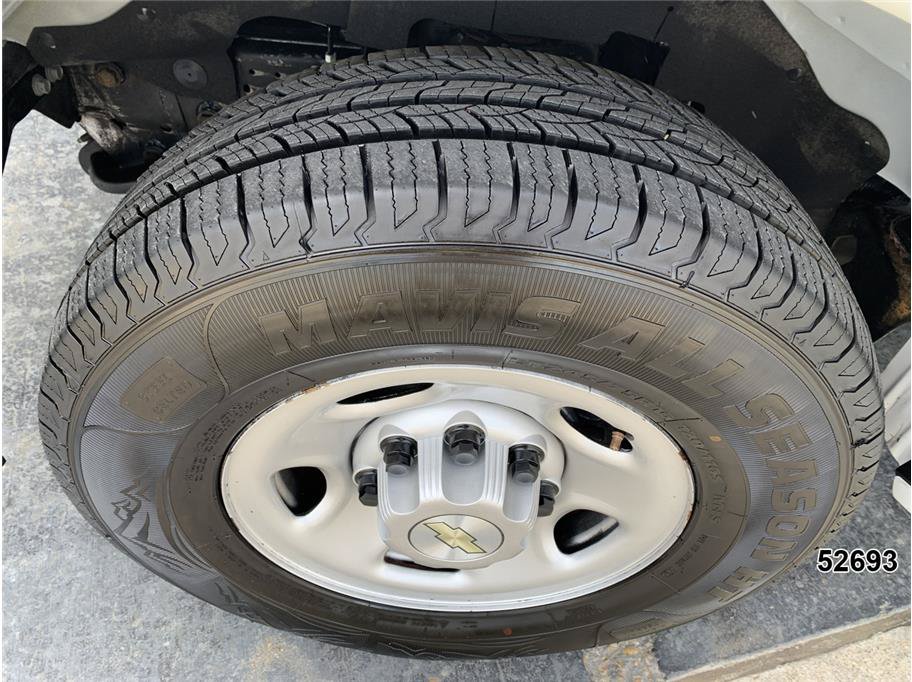 Used 2021 Chevrolet Express 2500 RWD image 21
