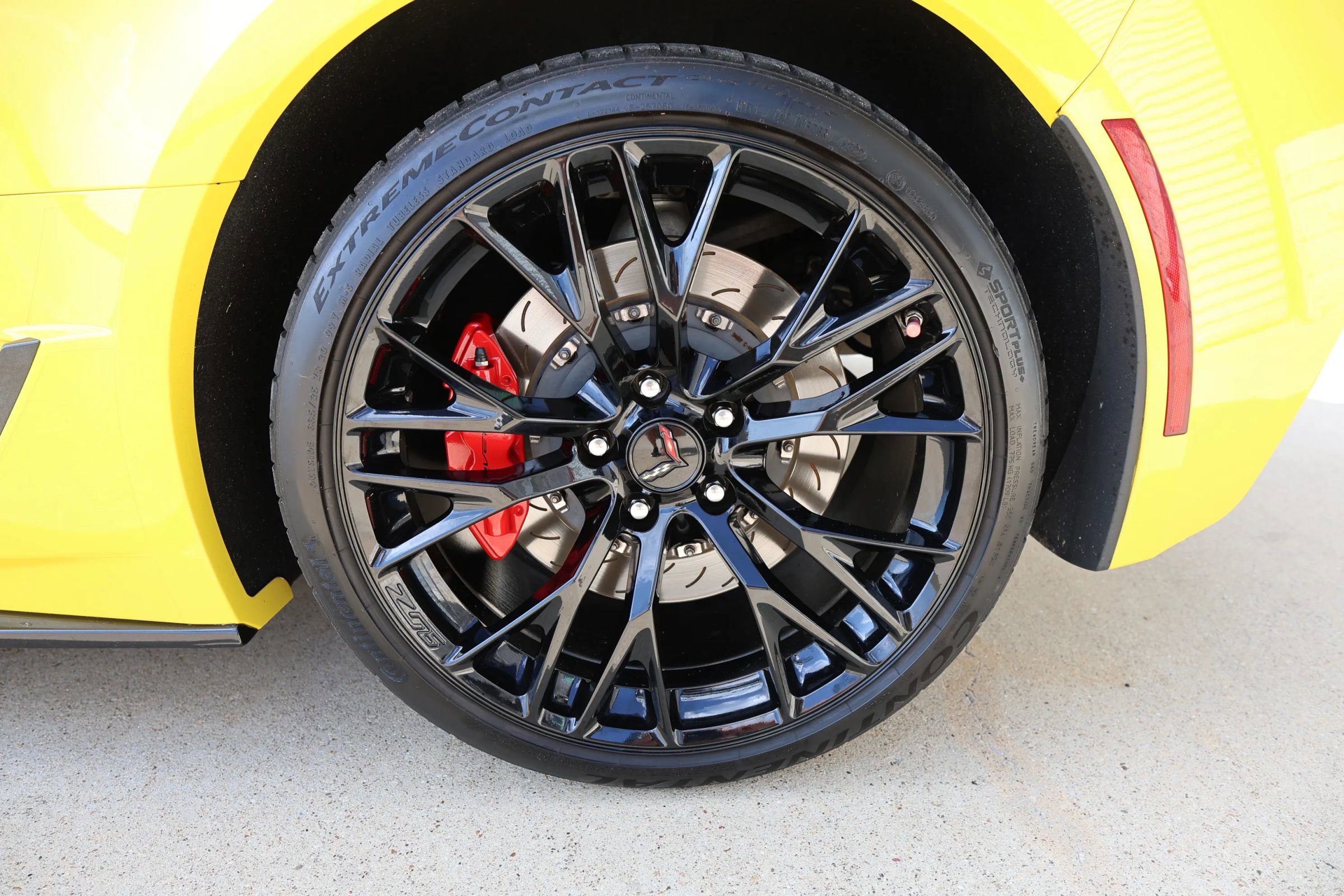 Used 2016 Chevrolet Corvette Z06 w/ 2LZ Preferred Equipment Group image 27