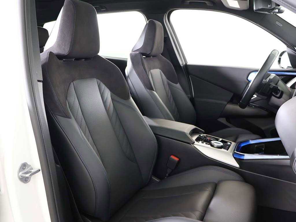 Used 2025 BMW X3 xDrive30i image 33