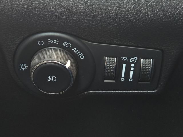 Used 2022 Jeep Compass Limited AWD/4WD image 26