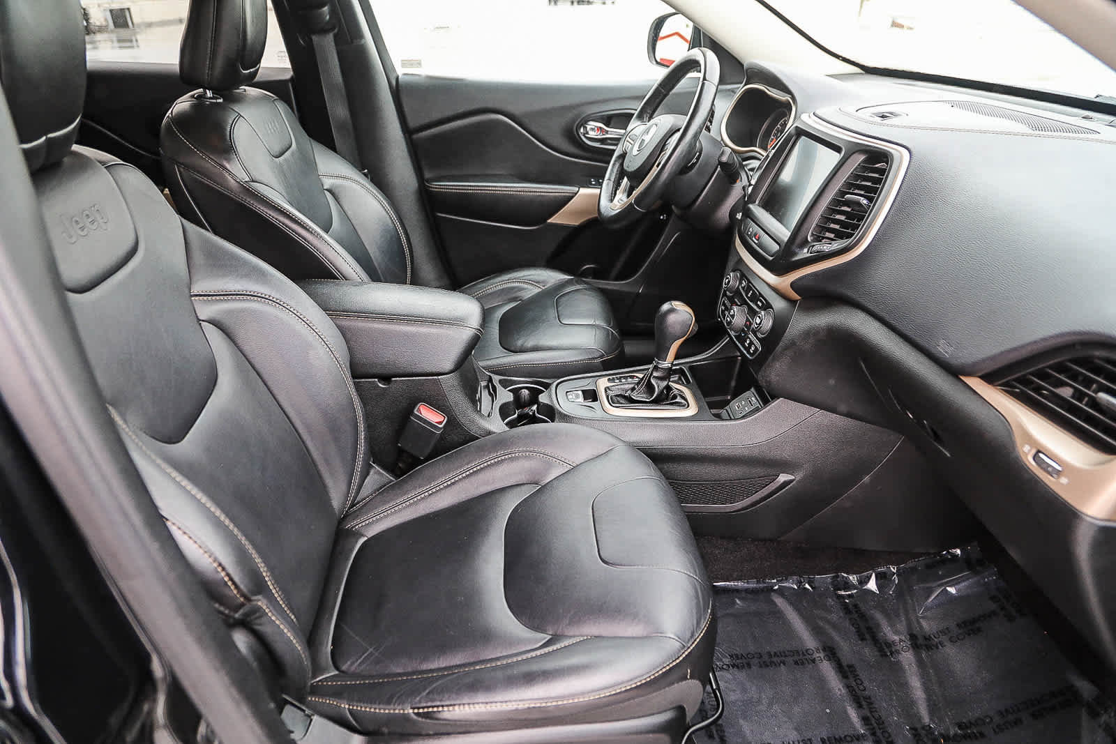 Used 2018 Jeep Cherokee Limited image 16