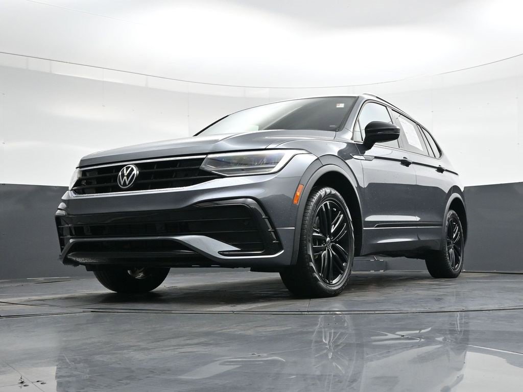 Used 2022 Volkswagen Tiguan SE R-Line image 39