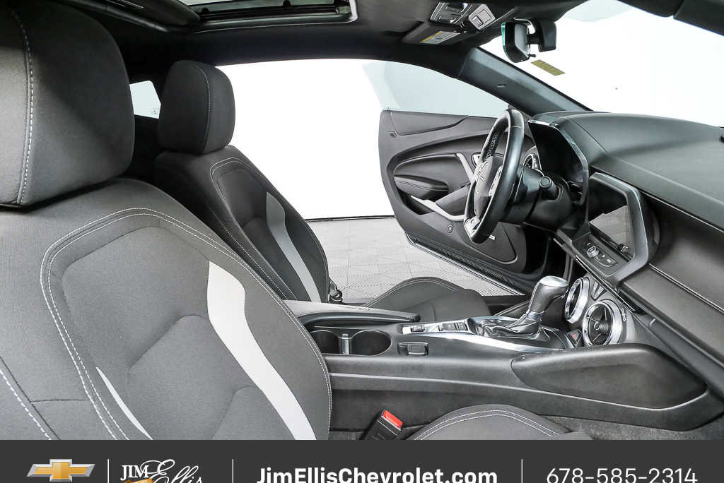 Used 2019 Chevrolet Camaro LT w/ Technology Package image 16