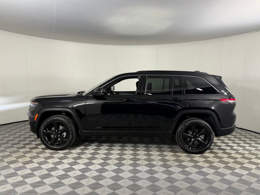 Used 2026 Jeep Grand Cherokee Limited w/ Limited Altitude Package AWD/4WD image 10