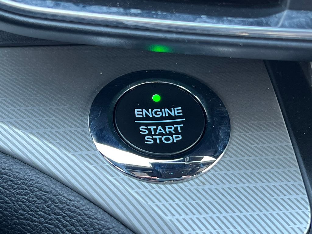 Used 2020 Ford Explorer XLT w/ Equipment Group 202A image 32