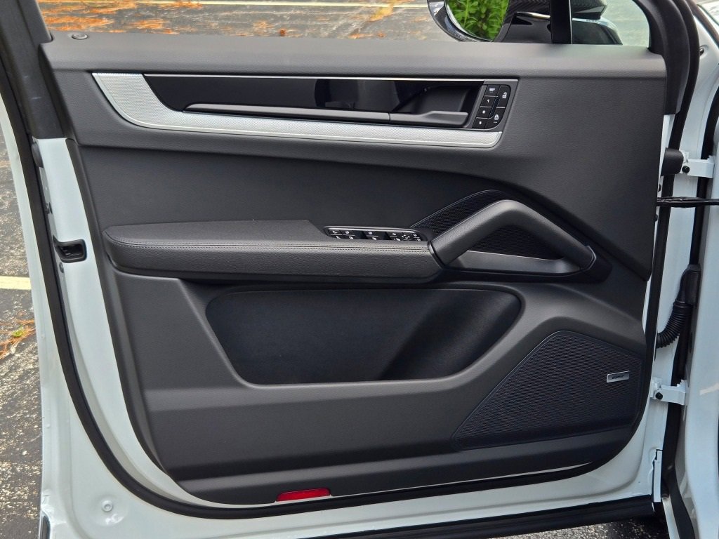New 2026 Porsche Cayenne Coupe image 18