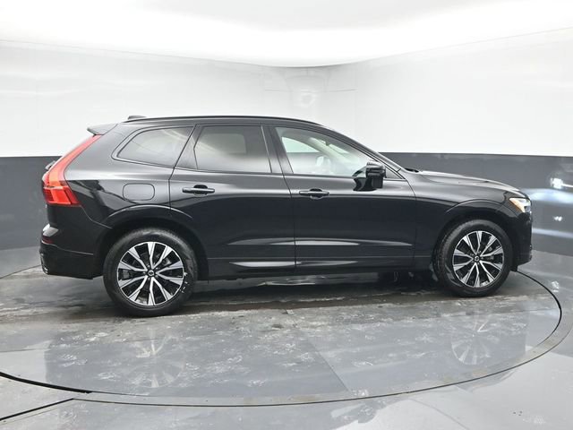 Used 2024 Volvo XC60 B5 Plus image 8