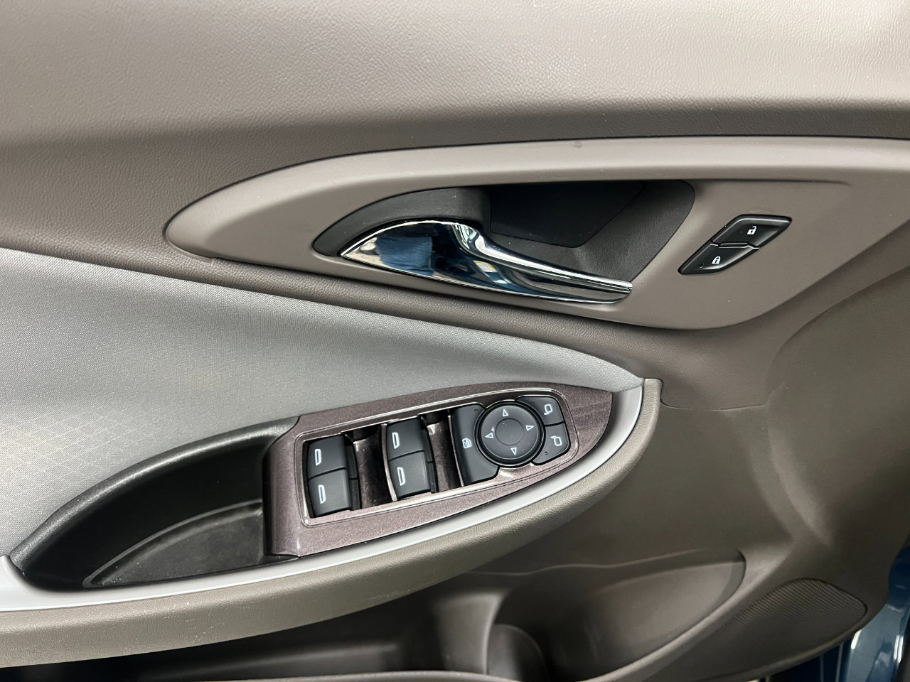 Used 2024 Chevrolet Malibu LS image 28