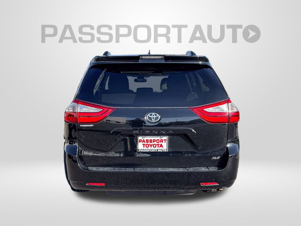 Used 2019 Toyota Sienna XLE image 6