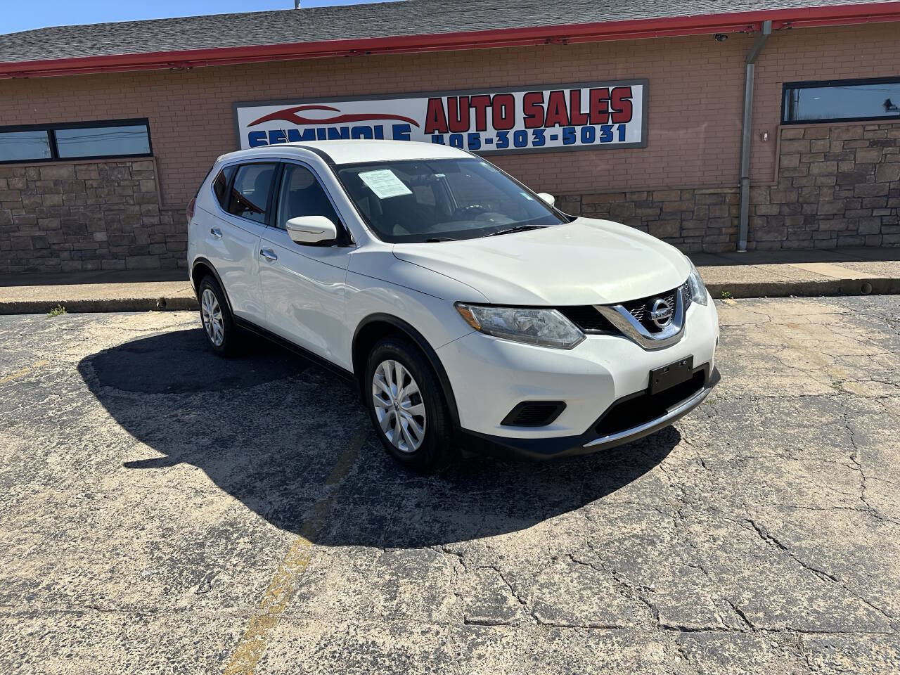 Used 2014 Nissan Rogue S FWD image 2