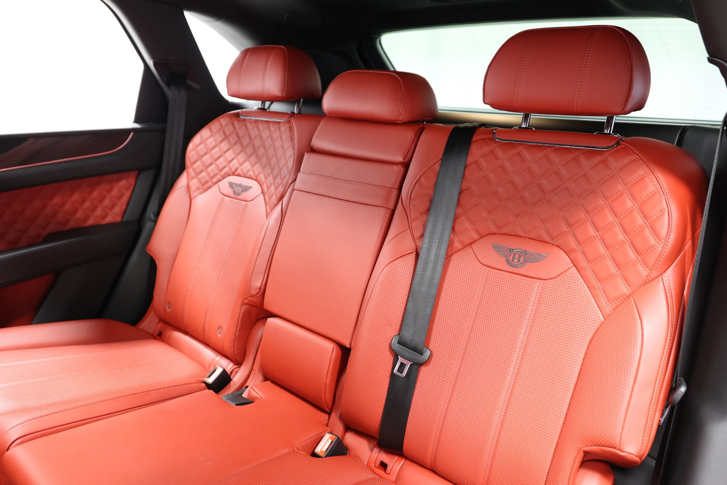 Used 2022 Bentley Bentayga AWD/4WD image 60