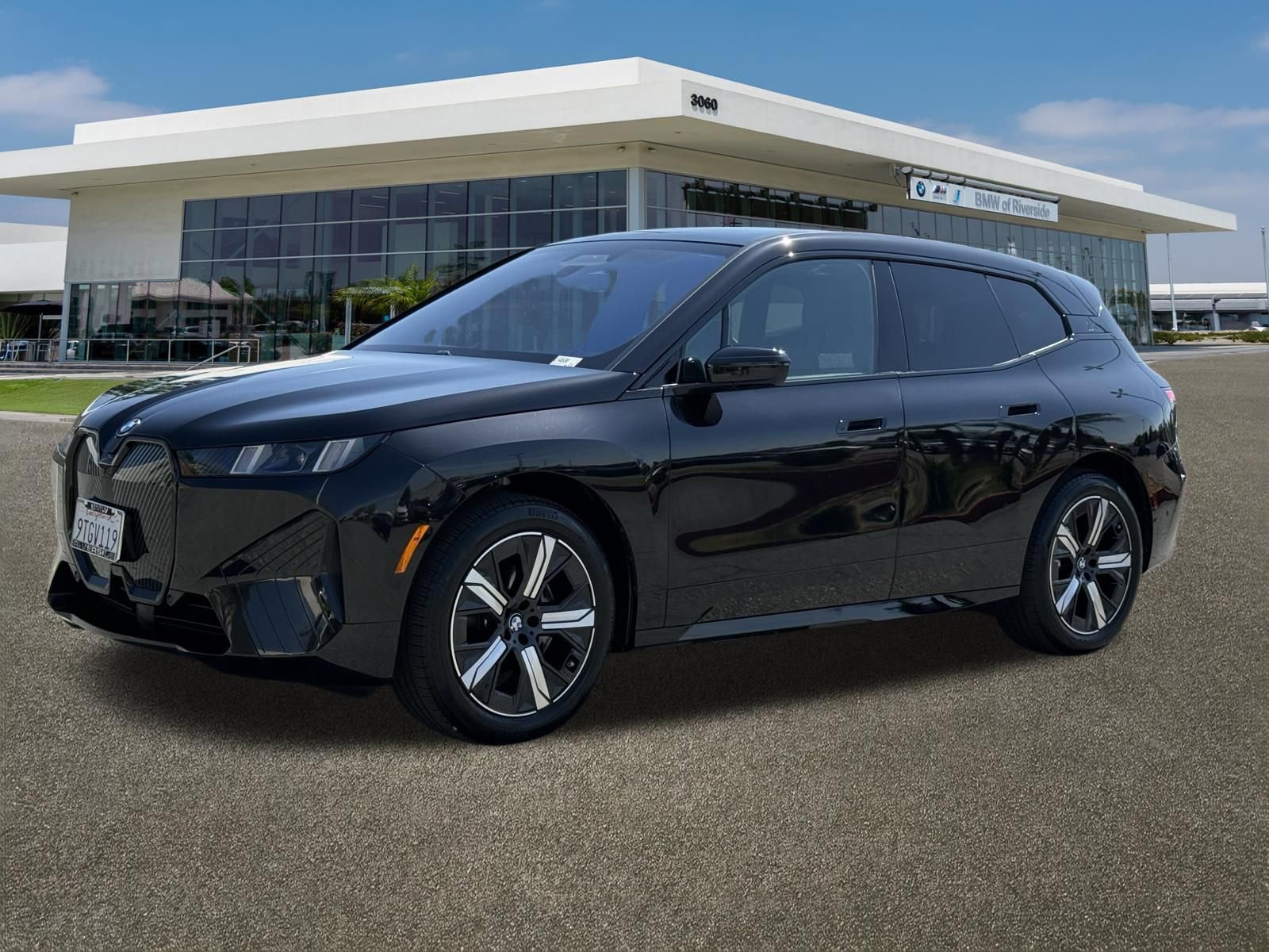 Used 2026 BMW iX xDrive60 image 4