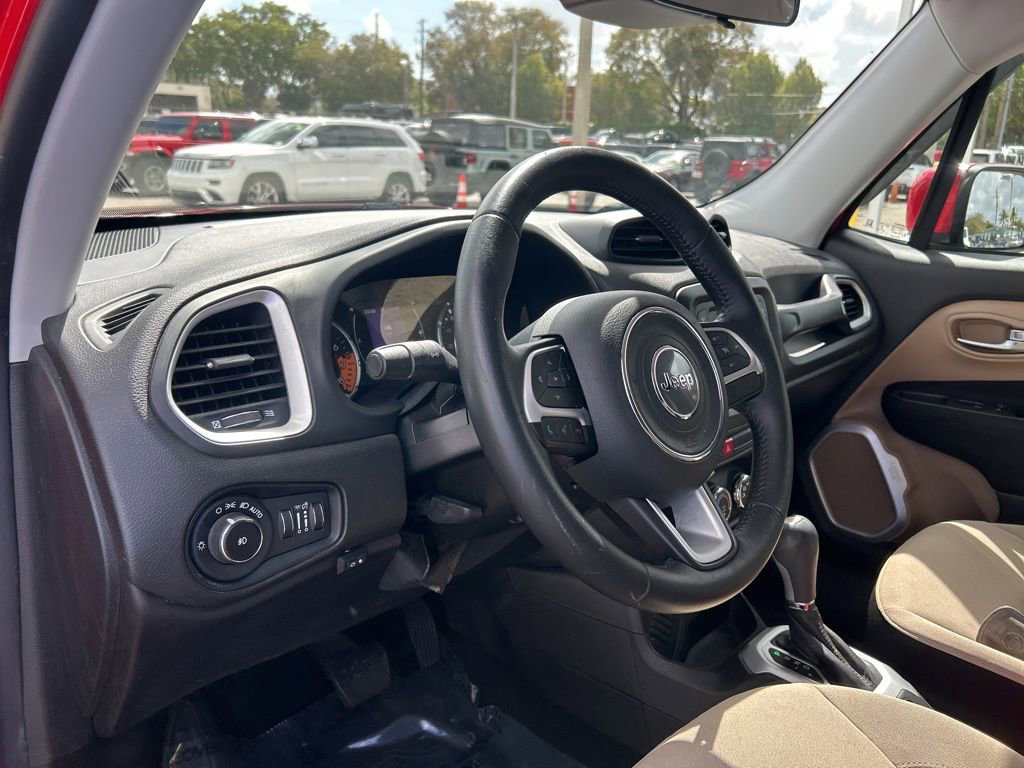 Used 2015 Jeep Renegade Latitude image 11