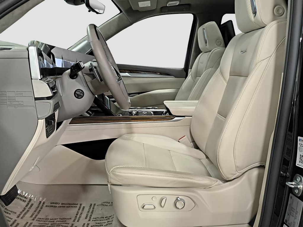 Used 2026 Cadillac Escalade Platinum Luxury AWD/4WD image 8