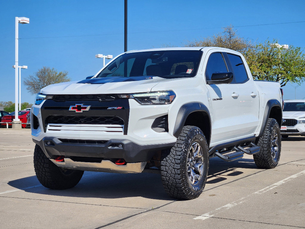 Used 2025 Chevrolet Colorado ZR2 w/ Technology Package image 2