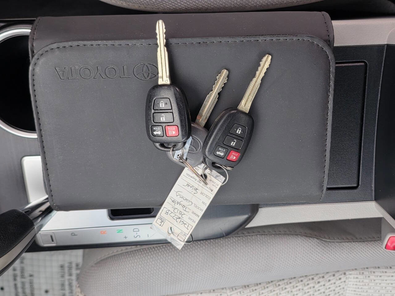 Used 2012 Toyota Camry LE FWD image 23