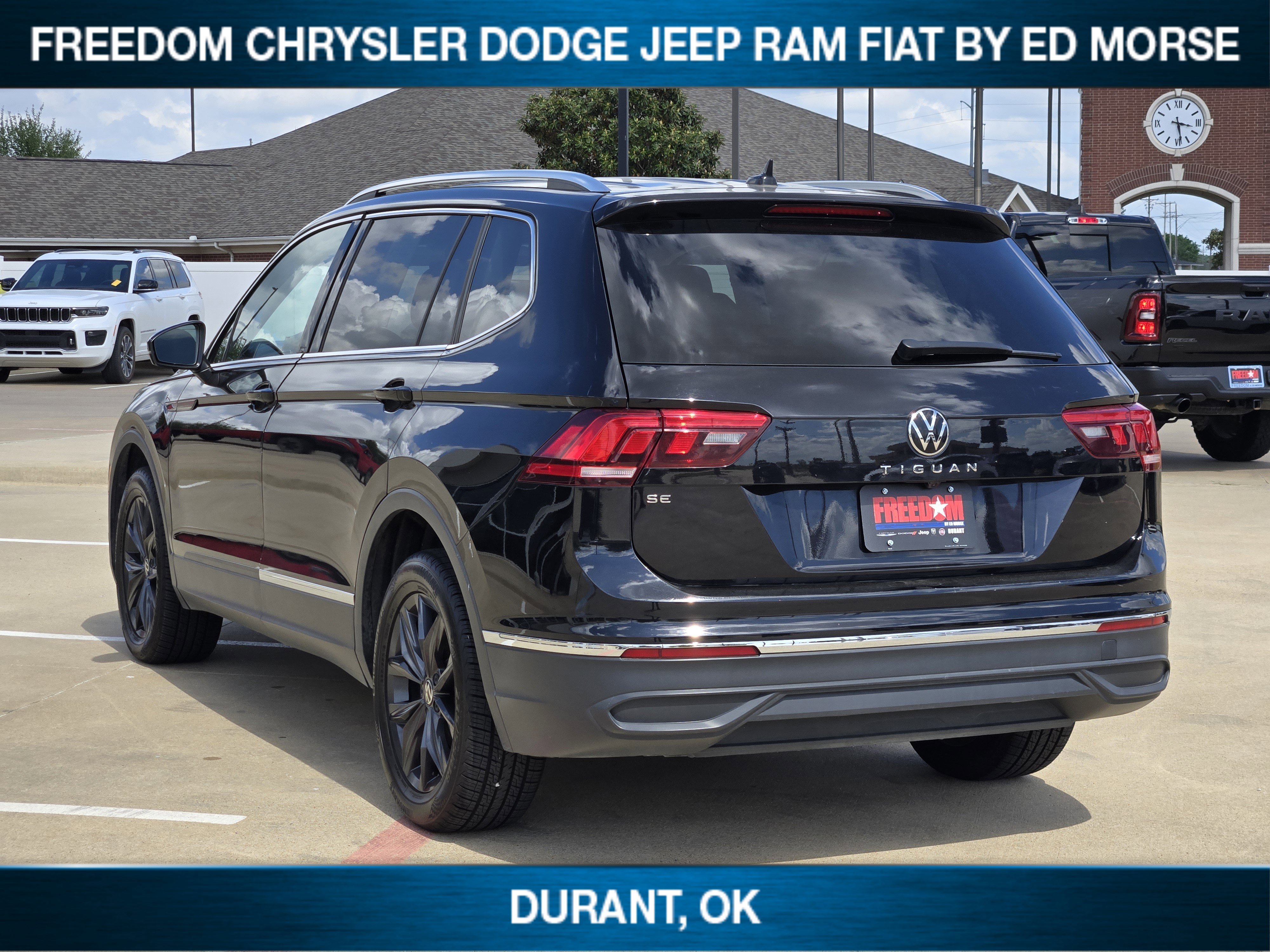 Used 2024 Volkswagen Tiguan SE FWD image 4