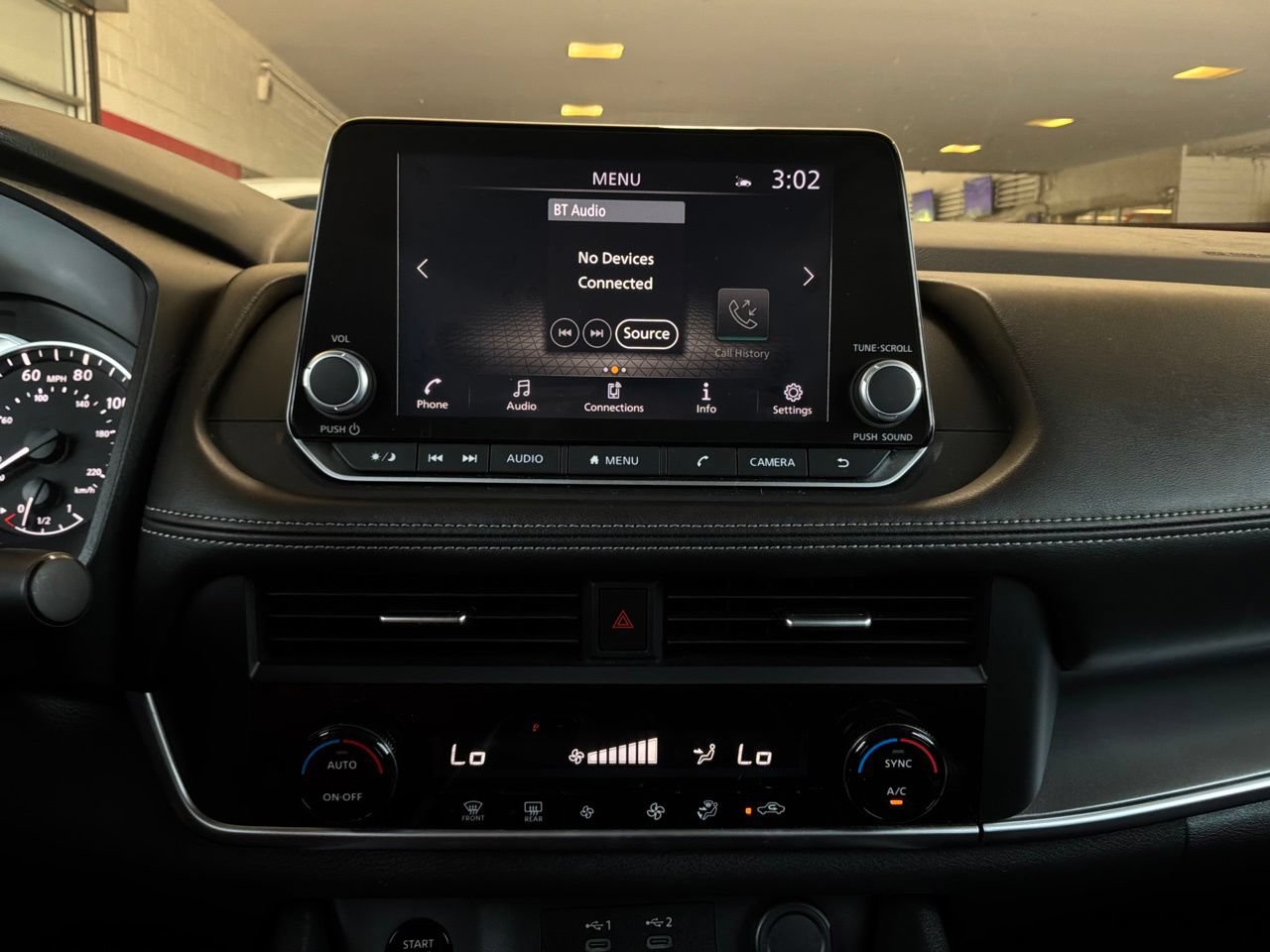 Used 2025 Nissan Rogue SV FWD image 27