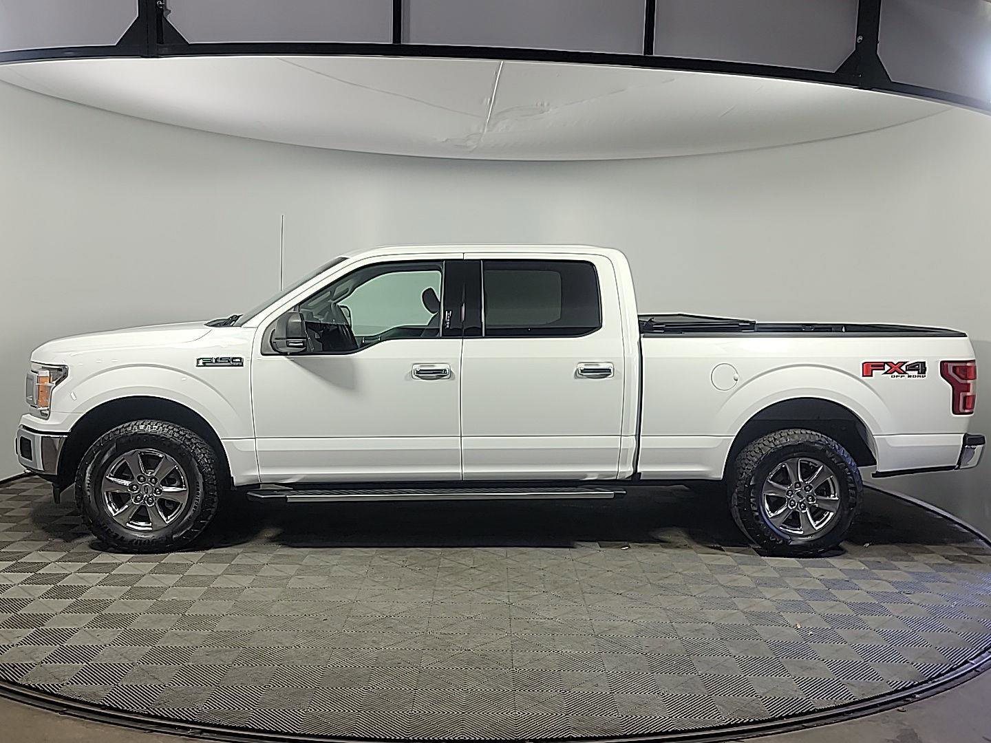 Used 2018 Ford F150 XLT w/ Equipment Group 302A Luxury image 9