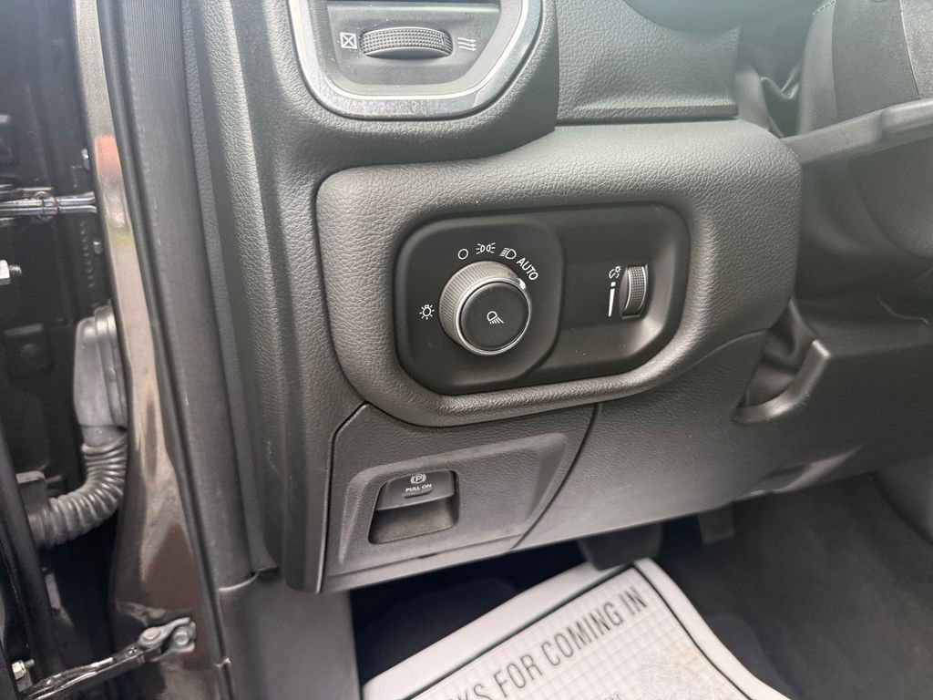 Used 2024 RAM 1500 Laramie RWD image 18