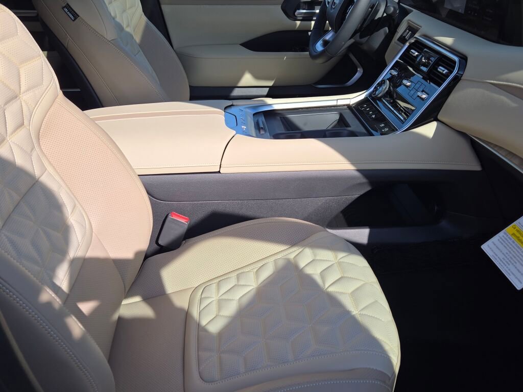 New 2026 Nissan Armada Platinum Reserve w/ Accent Package image 9