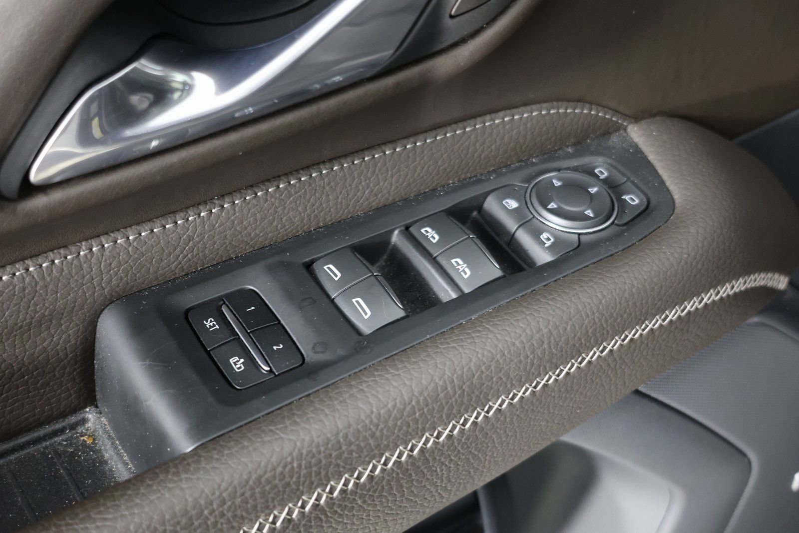 Used 2021 GMC Yukon XL Denali w/ Denali Premium Package image 26