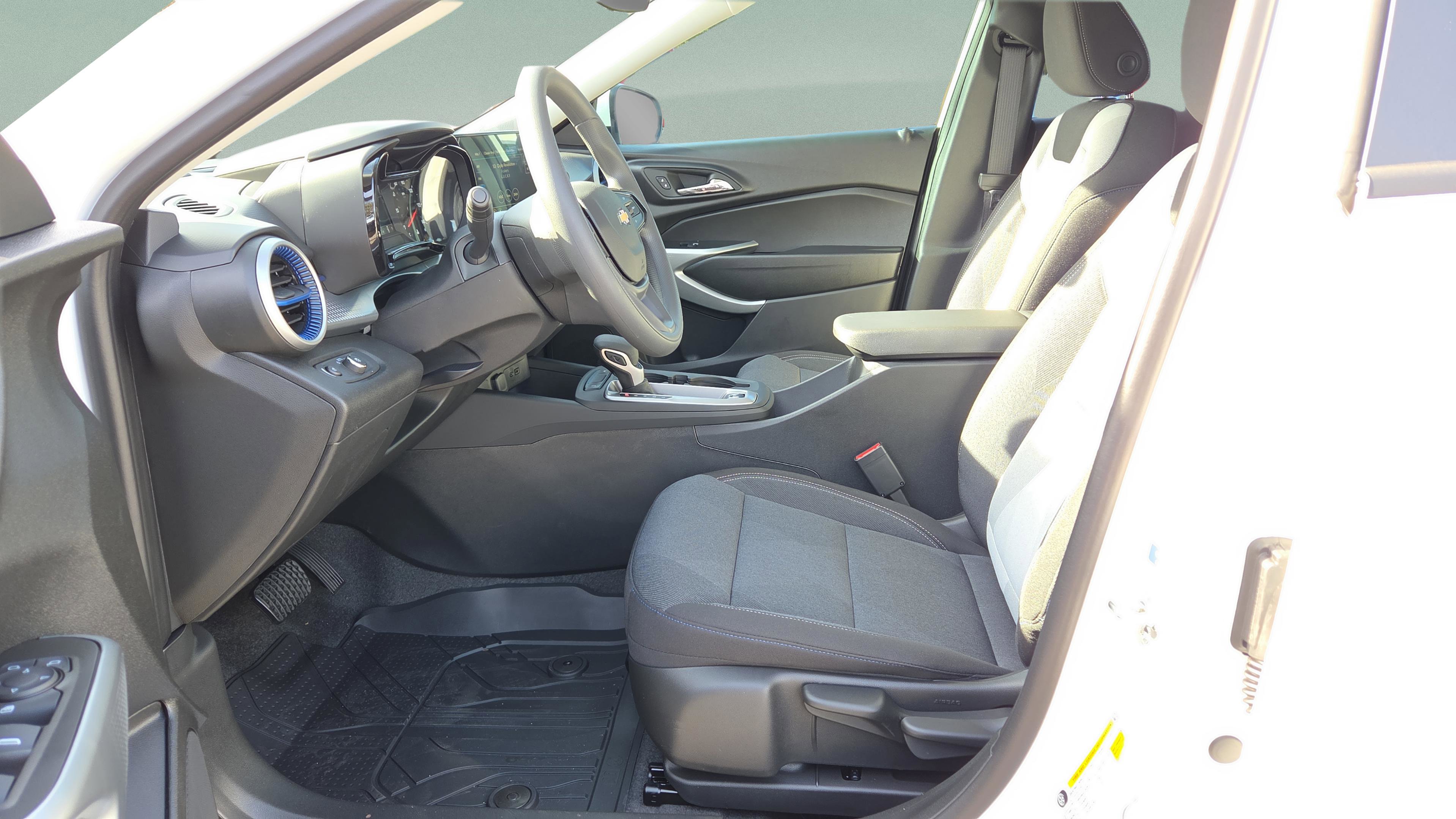 New 2026 Chevrolet Trax LS w/ LS Convenience Package image 20