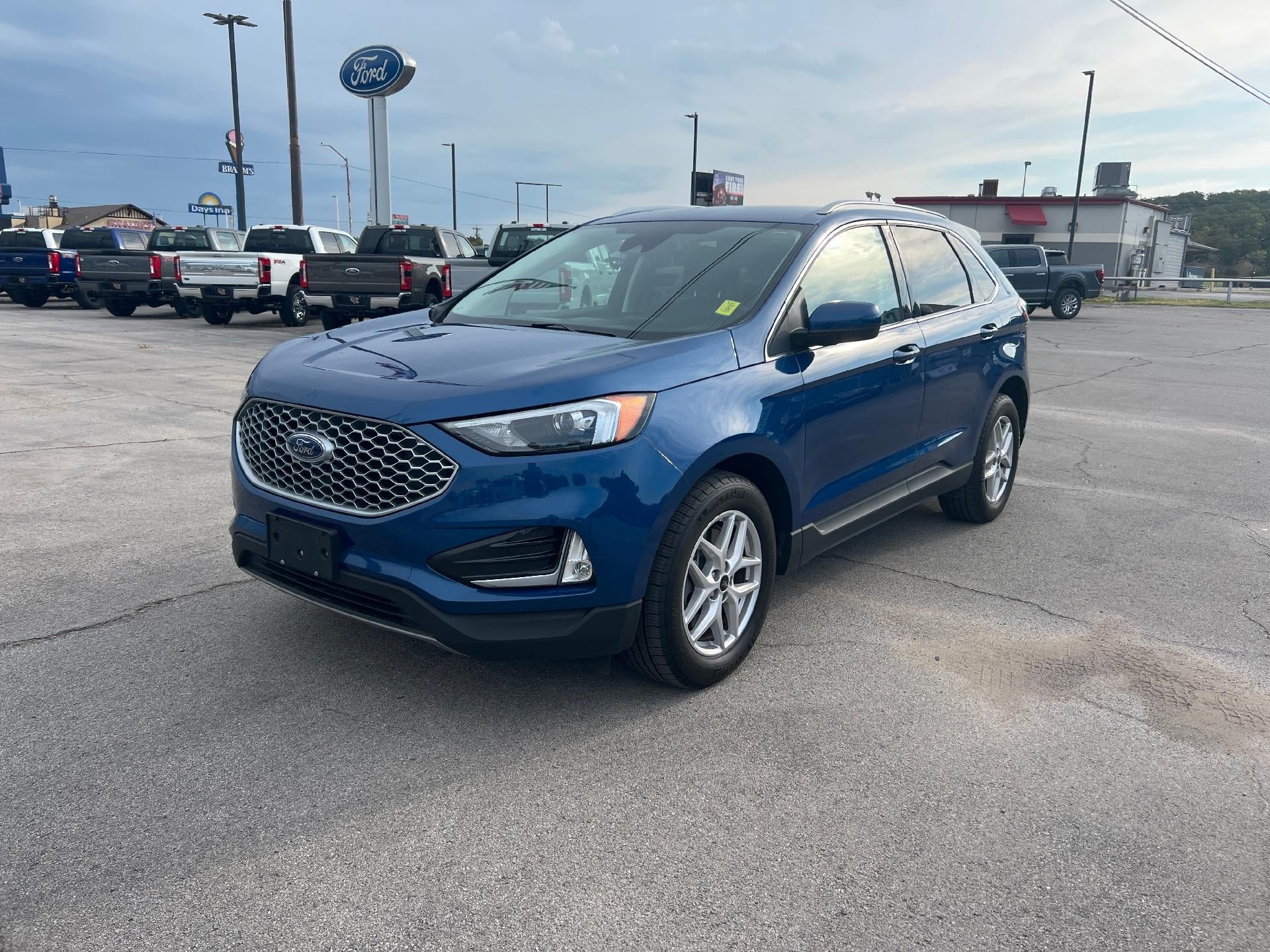 Used 2023 Ford Edge SEL w/ Convenience Package AWD/4WD image 5