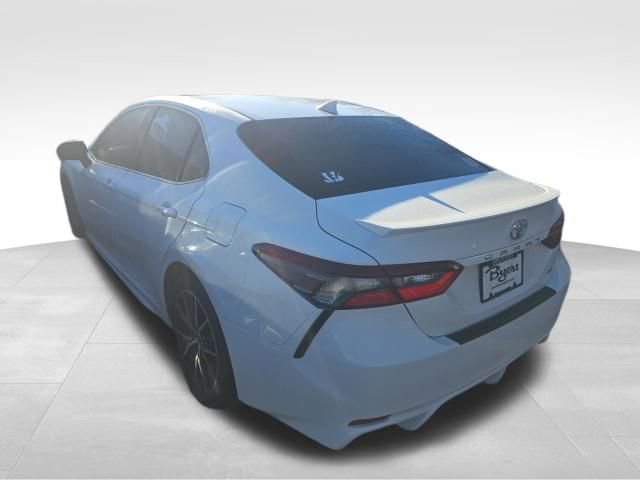 Used 2023 Toyota Camry SE w/ Audio Upgrade Package image 3