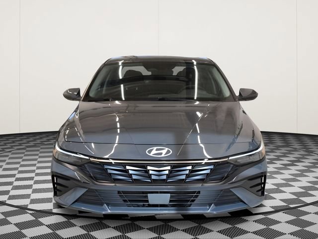 Used 2025 Hyundai Elantra SEL FWD image 3