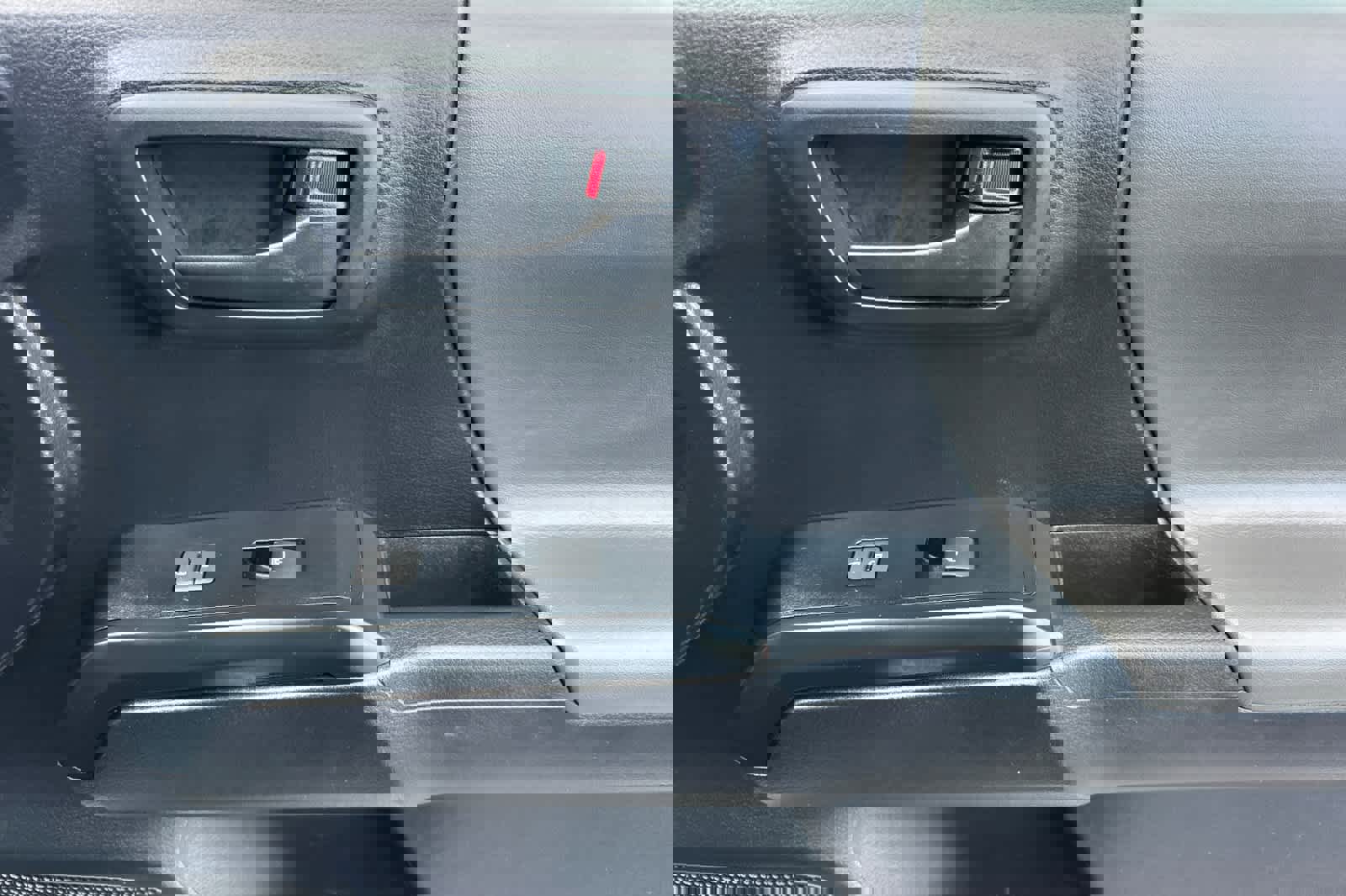 Used 2020 Toyota Tacoma SR image 17