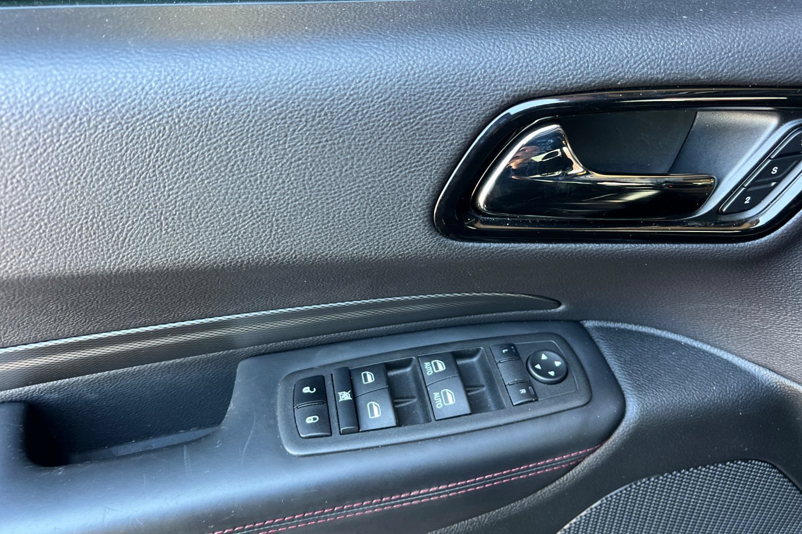 Used 2021 Dodge Durango R/T w/ Technology Group AWD/4WD image 11