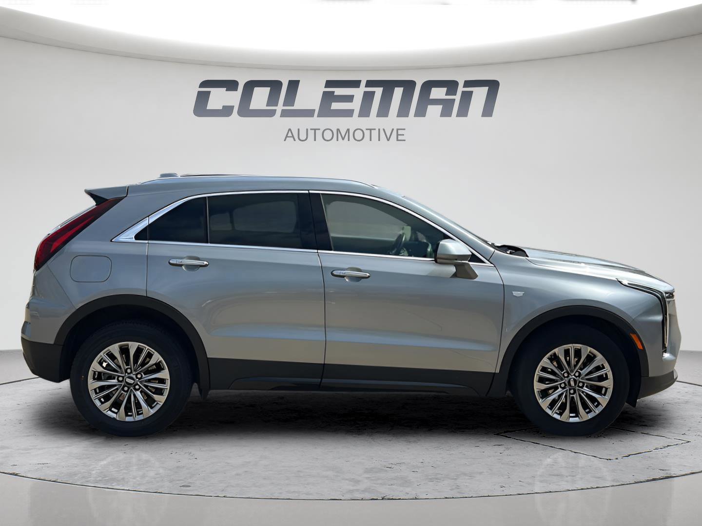 Used 2024 Cadillac XT4 Premium Luxury FWD image 4