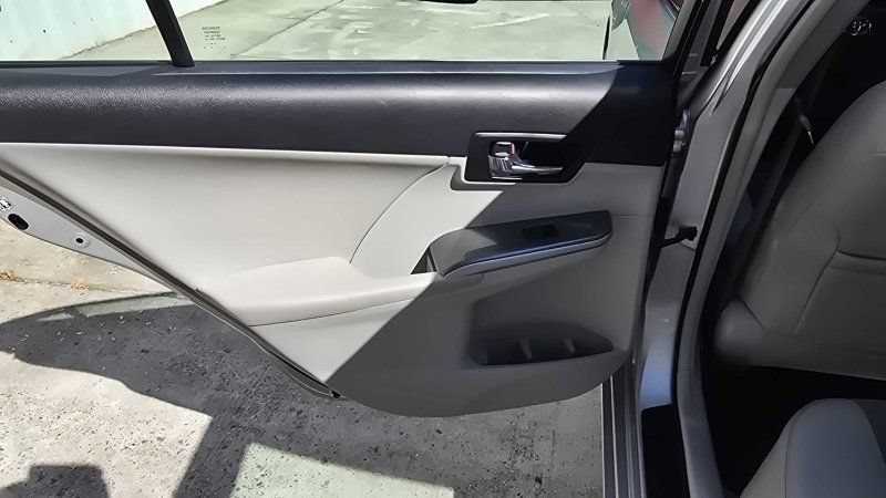 Used 2012 Toyota Camry XLE w/ Leather Pkg FWD image 31