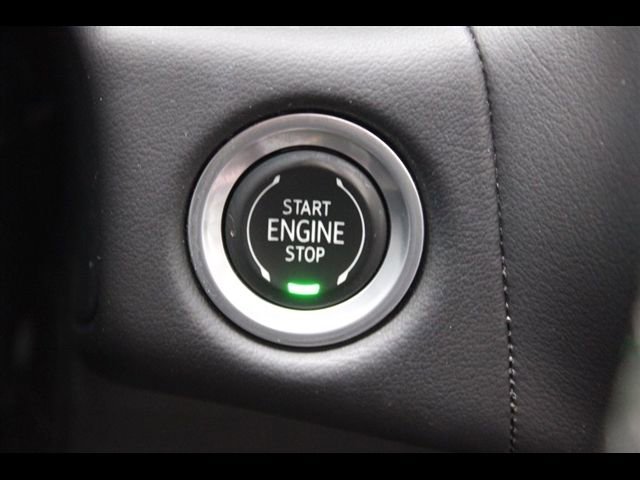Used 2021 Chevrolet Suburban LT AWD/4WD image 34