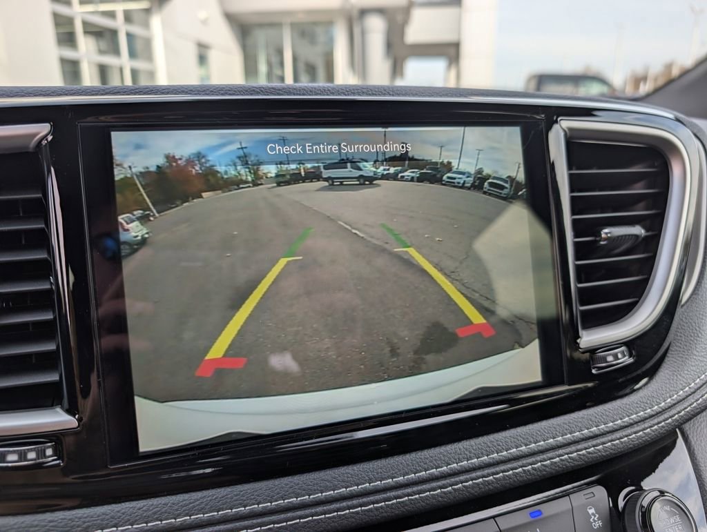 New 2026 Chrysler Pacifica Select image 3