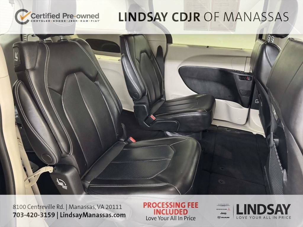 Used 2023 Chrysler Pacifica Touring-L FWD image 16